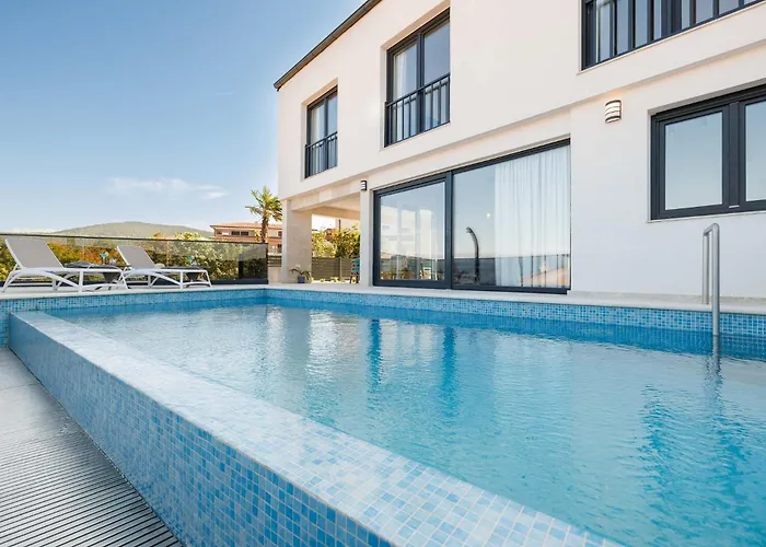 Sunset I With Private Pool And Beautiful Sea View Vrbnik (Primorje-Gorski Kotar)